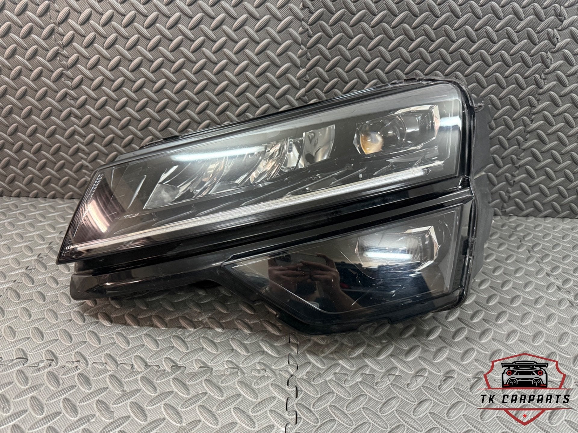 Skoda Karoq Full led koplamp links 57b941015b, Tr. Vaclava Klementa 869
293 01  Mlada Boleslav, CZ, Skoda, Skoda Auto a.s., Gebruikt