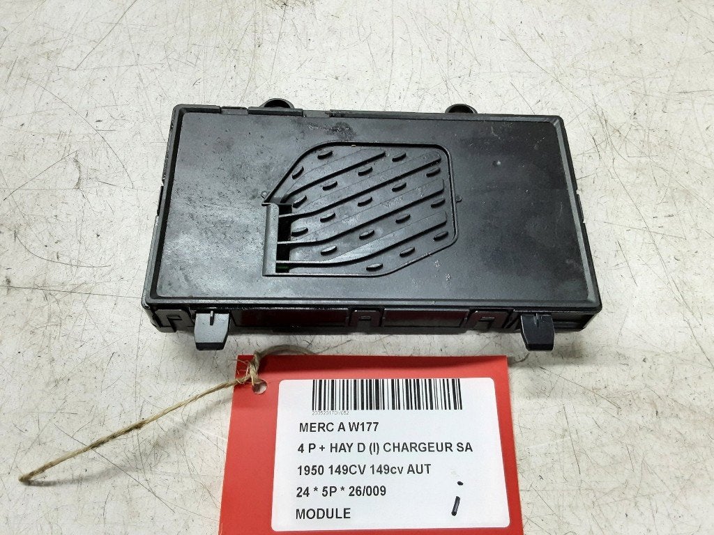 UNITE ELECTRONIQUE Mercedes-Benz A (177.0) (A1779006715), Mercedes-Benz, Mevr. I. Hauben, Utilisé, Rue de l'Espoir 34 34
4030  GRIVEGNÉE, BE