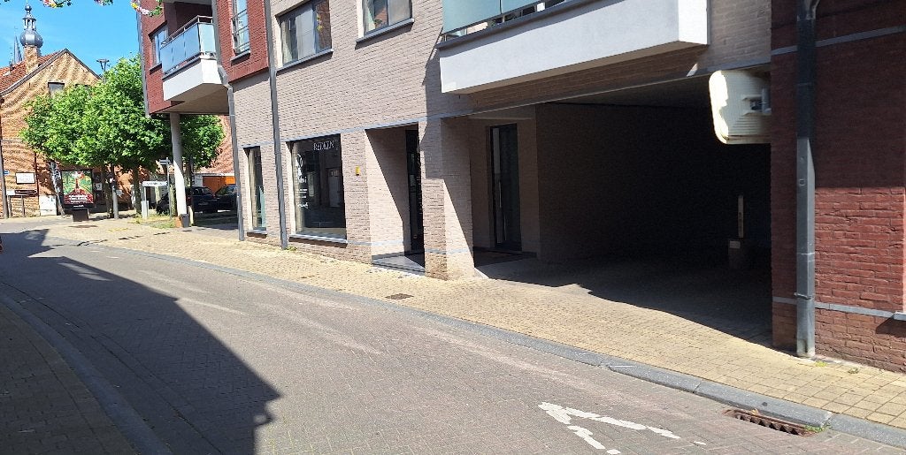 Ruime garage in ondergronds complex, Provincie Vlaams-Brabant