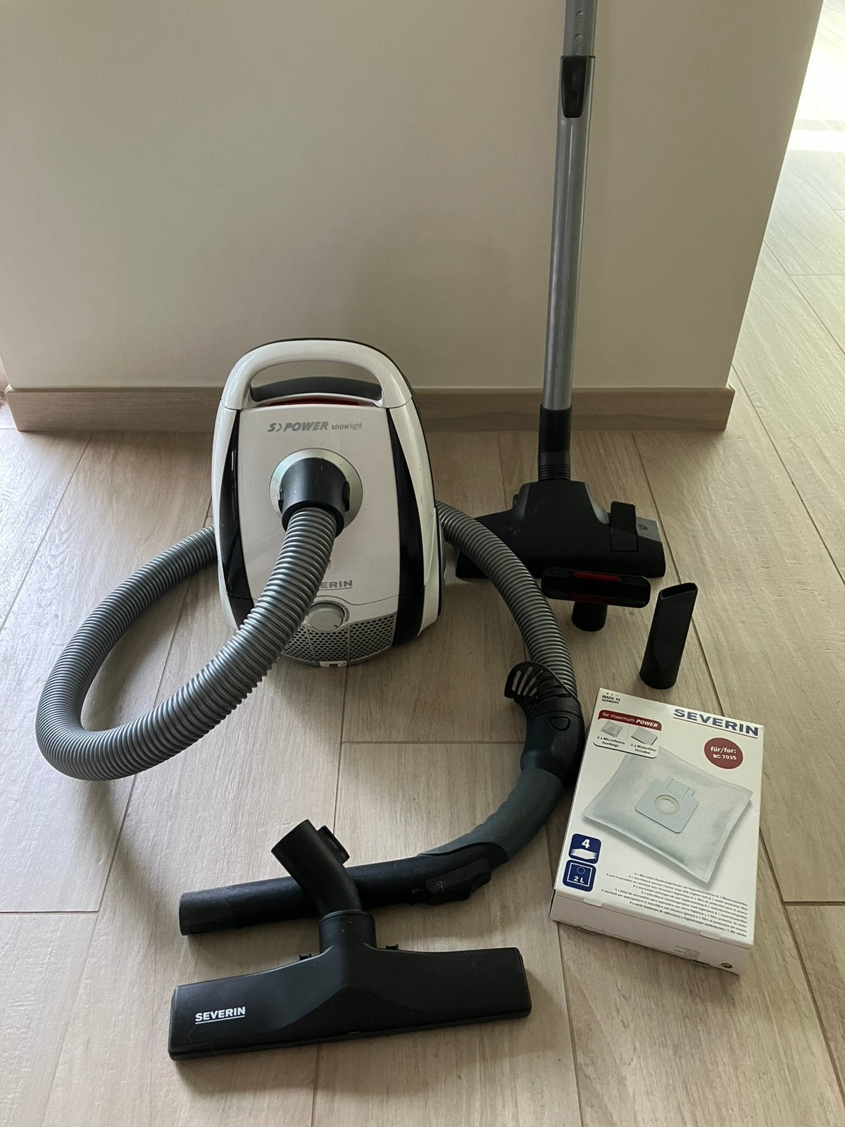Stofzuiger Severin BC7035 + accessoires + extra zakken, Elektronische apparatuur, Stofzuigers, Ophalen, Gebruikt, Stofzak, Sledestofzuiger