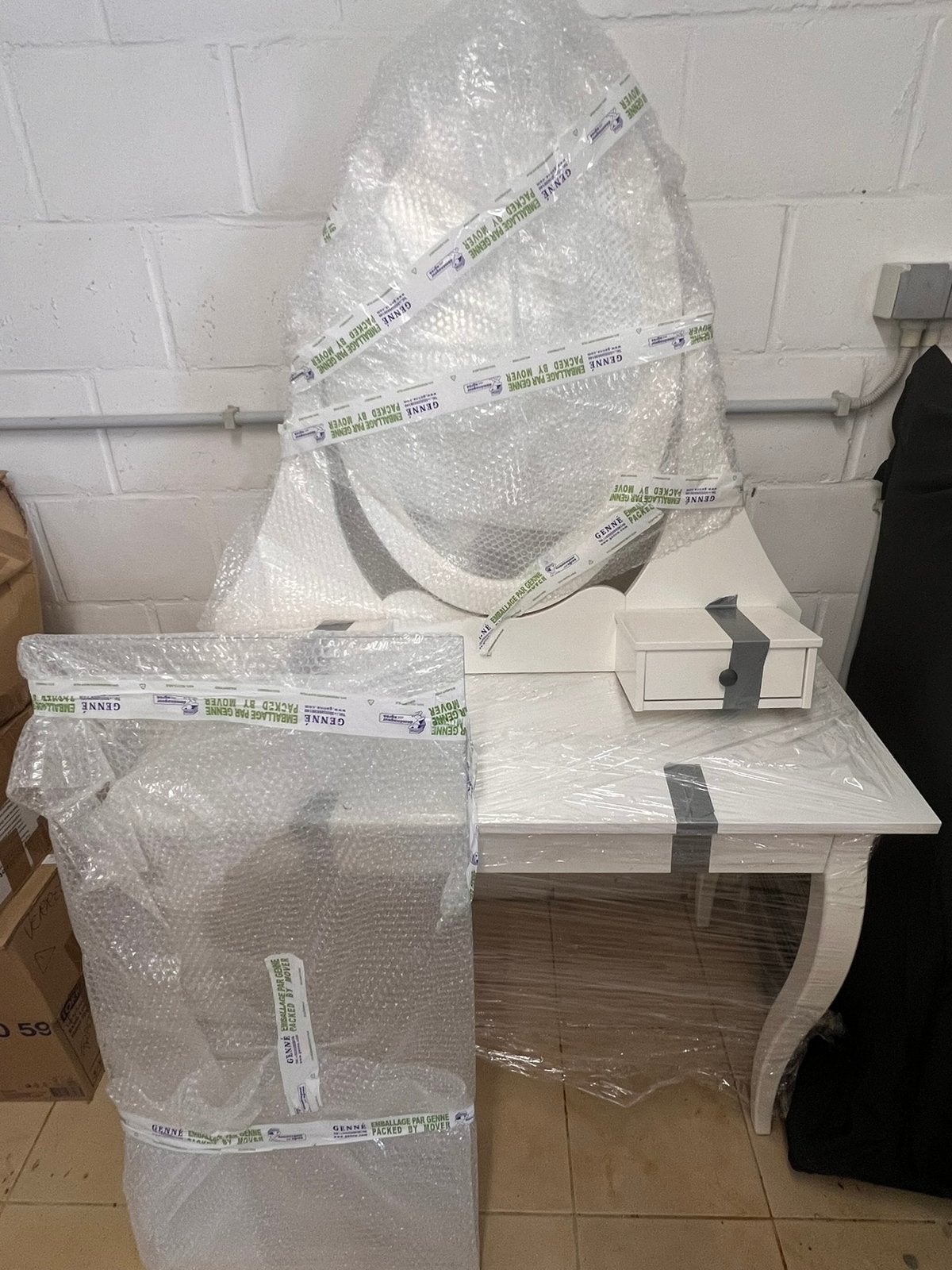 Coiffeuse (Ikea), Maison & Meubles, Tables | Coiffeuses, Enlèvement, Comme neuf