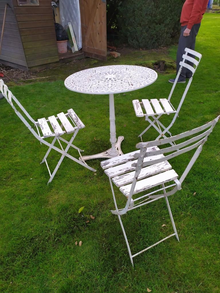 Gietijzeren tafel en 3 stoeltjes met houten plank zitting, Tuin en Terras, Ophalen, Tuinset