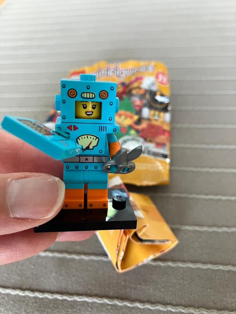 Lego Minifigure Series 23 Cardboard Robot, Ophalen of Verzenden, Nieuw, Lego