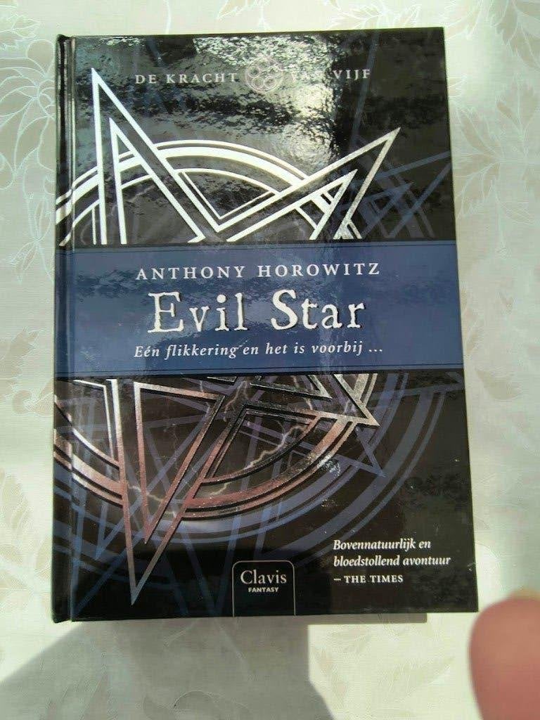Evil Star – De Kracht van Vijf, deel 2 – Anthony Horowitz, Enlèvement ou Envoi, Fiction, Comme neuf, Anthony Horowitz
