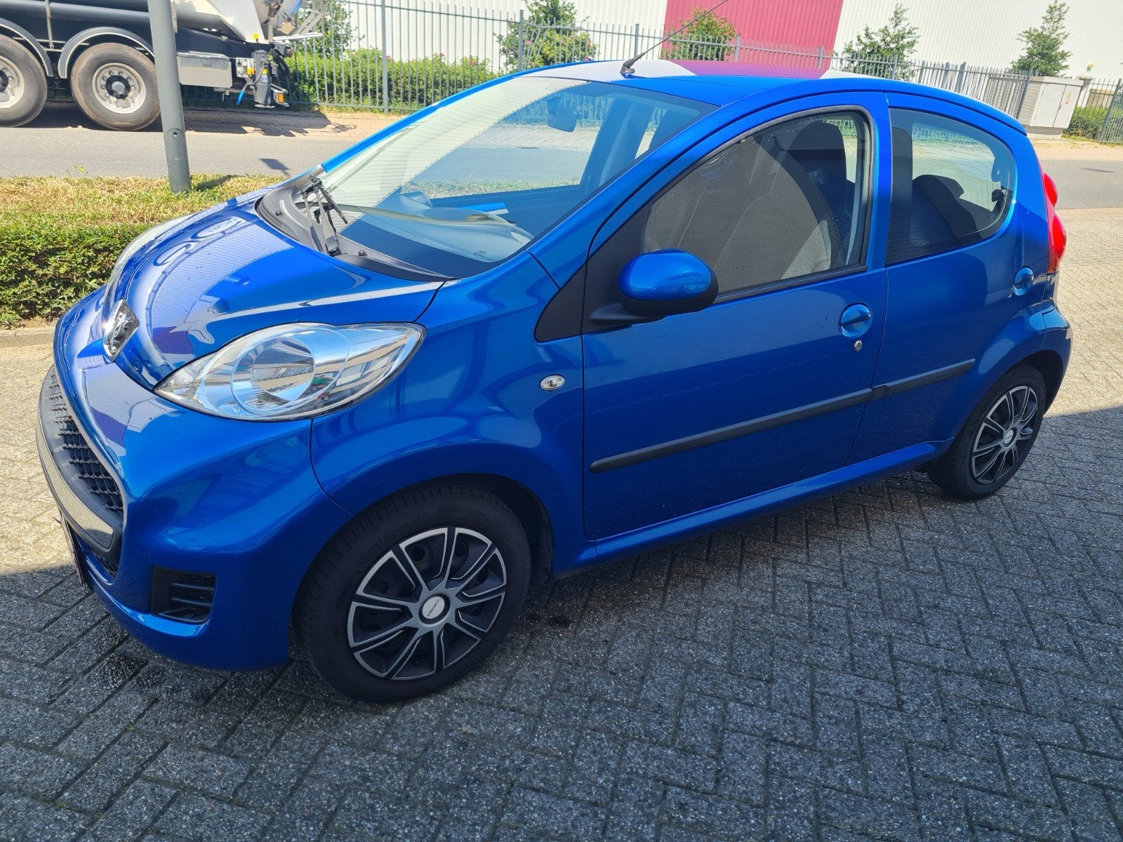 peugeot 107 blauw particulier, Auto's, 4 zetels, Stof, Blauw, Handgeschakeld
