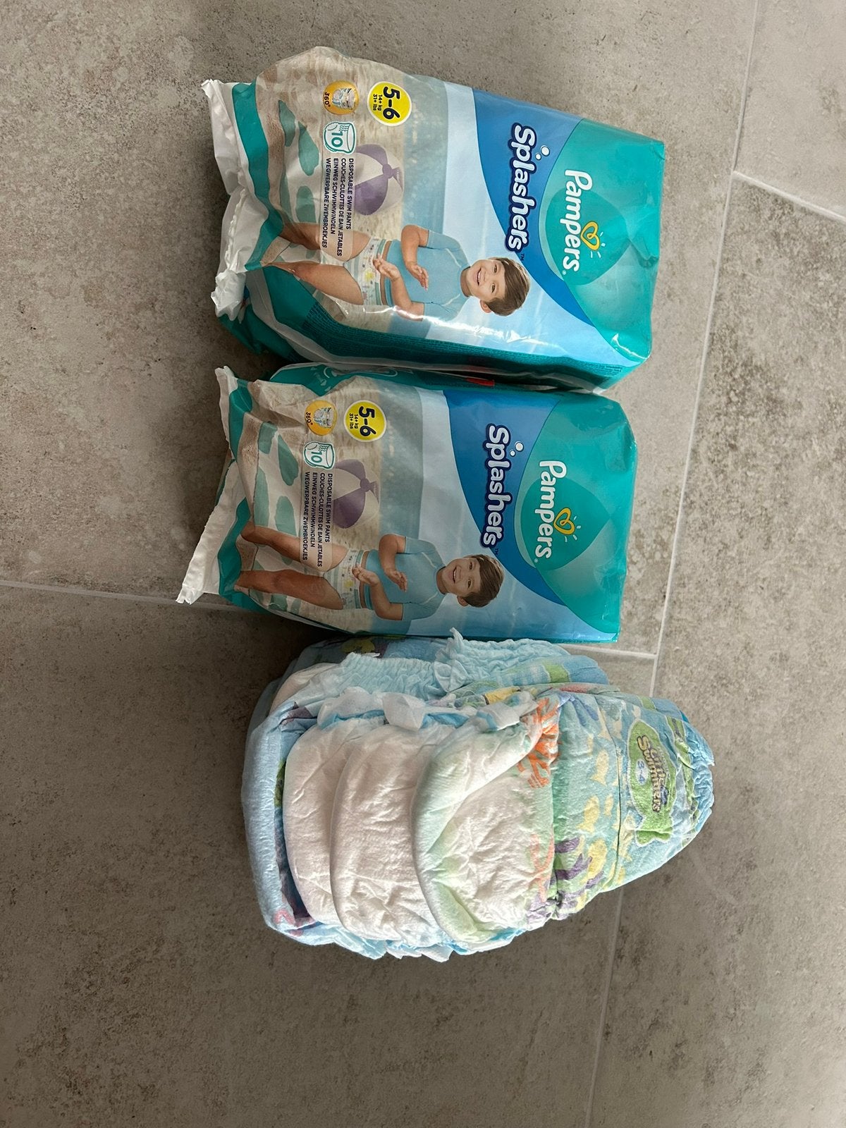 Baby zwembroekjes, Enfants & Bébés, Vêtements de bébé | Maillots de bain pour bébés, Enlèvement, Comme neuf