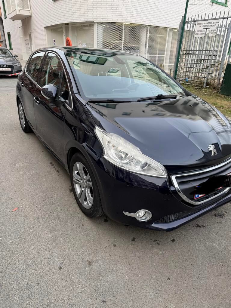 Peugeot 208 essence 2014, Auto's, Euro 5, 5 deurs, Particulier, Te koop