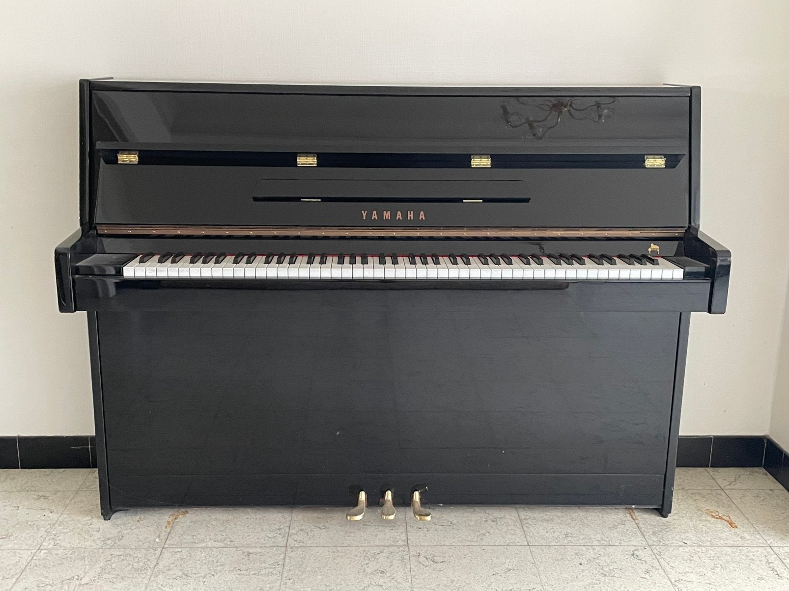 Piano, Musique & Instruments, Pianos, Brillant, Comme neuf, Enlèvement, Piano