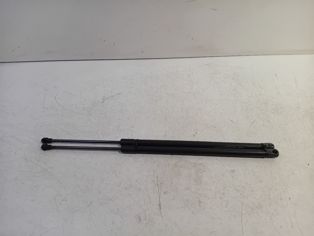 Gasdrukveerset achter Opel Antara, Onderdelen@venauto.nl, Van der Ven Autorecycling B.V., Ettenseweg 76, 4706 PB Roosendaal, The Netherlands