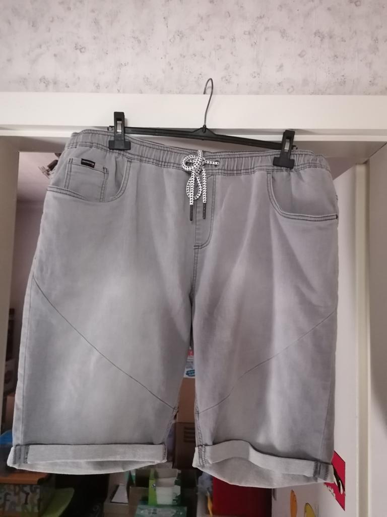 2 Shorts nieuw nooit gedragen XXL, Ophalen