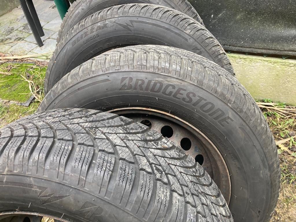 pneus d'hiver sur jantes en acier avec 4 couvre-roues, Pneus et Jantes, 16 pouces, Véhicule de tourisme, Enlèvement