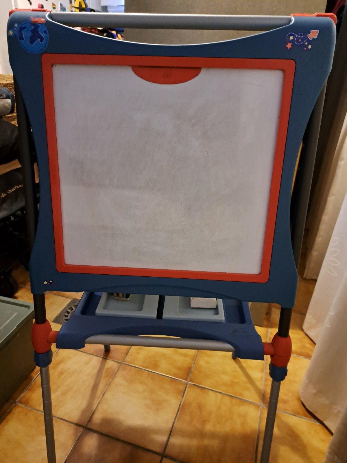 schrijfbord en magneetbord aan de achterzijden,, Ophalen
