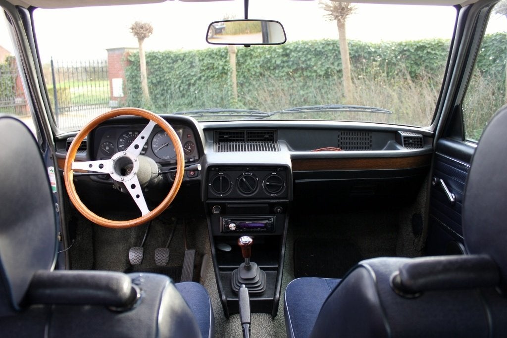 BMW 518 e12 (1978) Oldtimer – Iconische sharknose, foto 4
