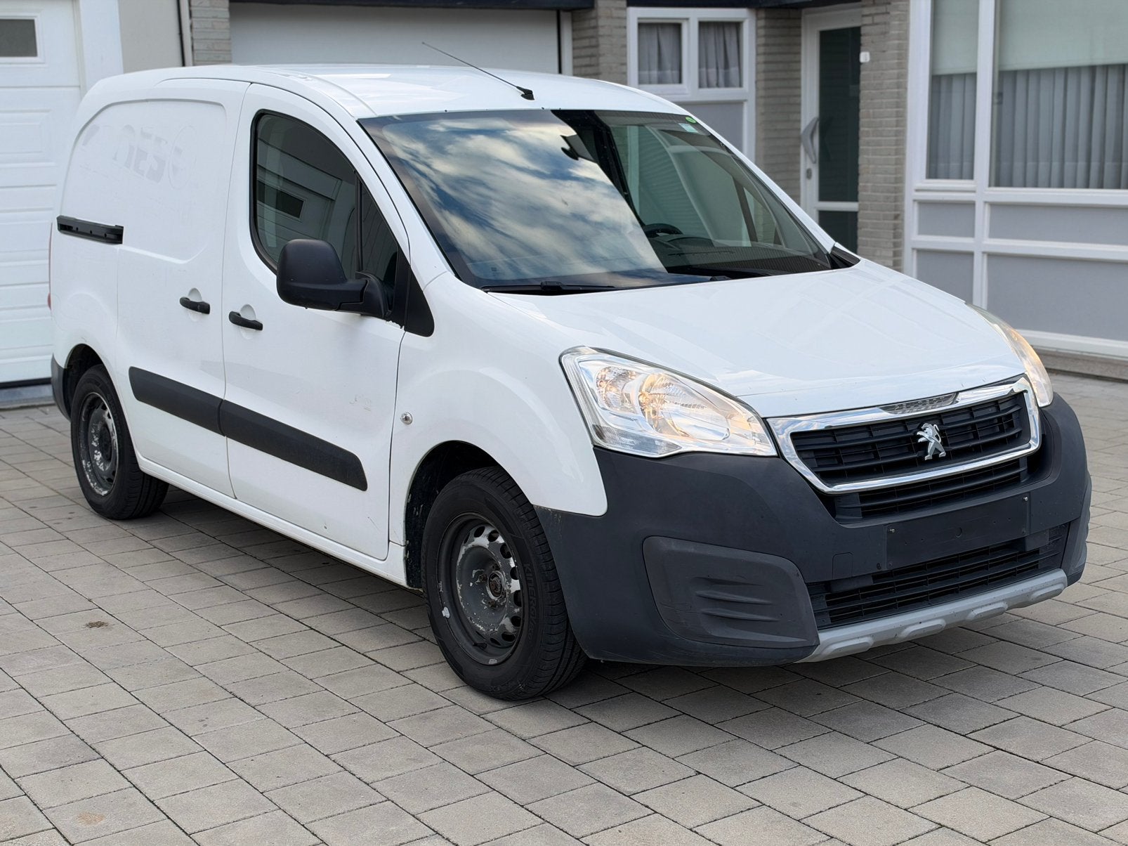 PEUGEOT PARTNER / FACELIFT! / LICHTE VRACHT! / EURO 6b!, Voorwielaandrijving, Stof, Euro 6, Bluetooth