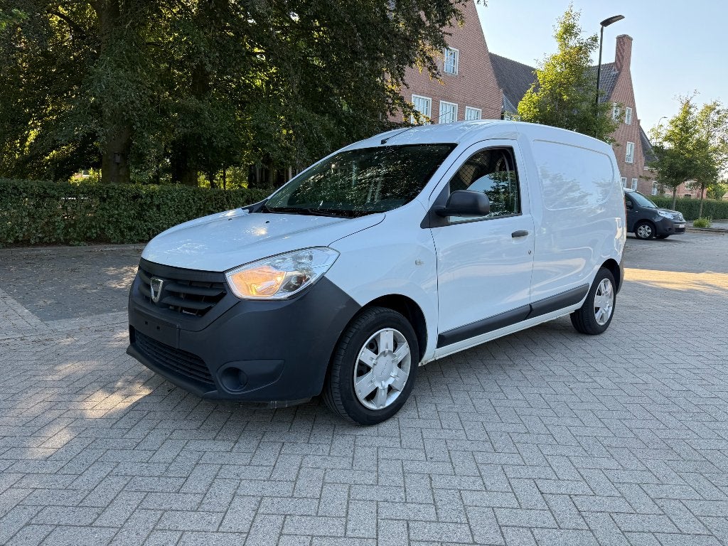 Dacia Dokker 1.6 benzine met heel weinig km, Auto's, Euro 6, 1600 cc, Bedrijf, Handgeschakeld