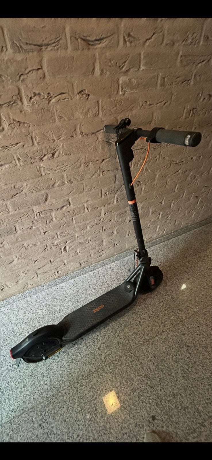 Trottinette Ninebot F2 plus en état neuf, Vélos & Vélomoteurs, Trottinettes, Enlèvement, Comme neuf