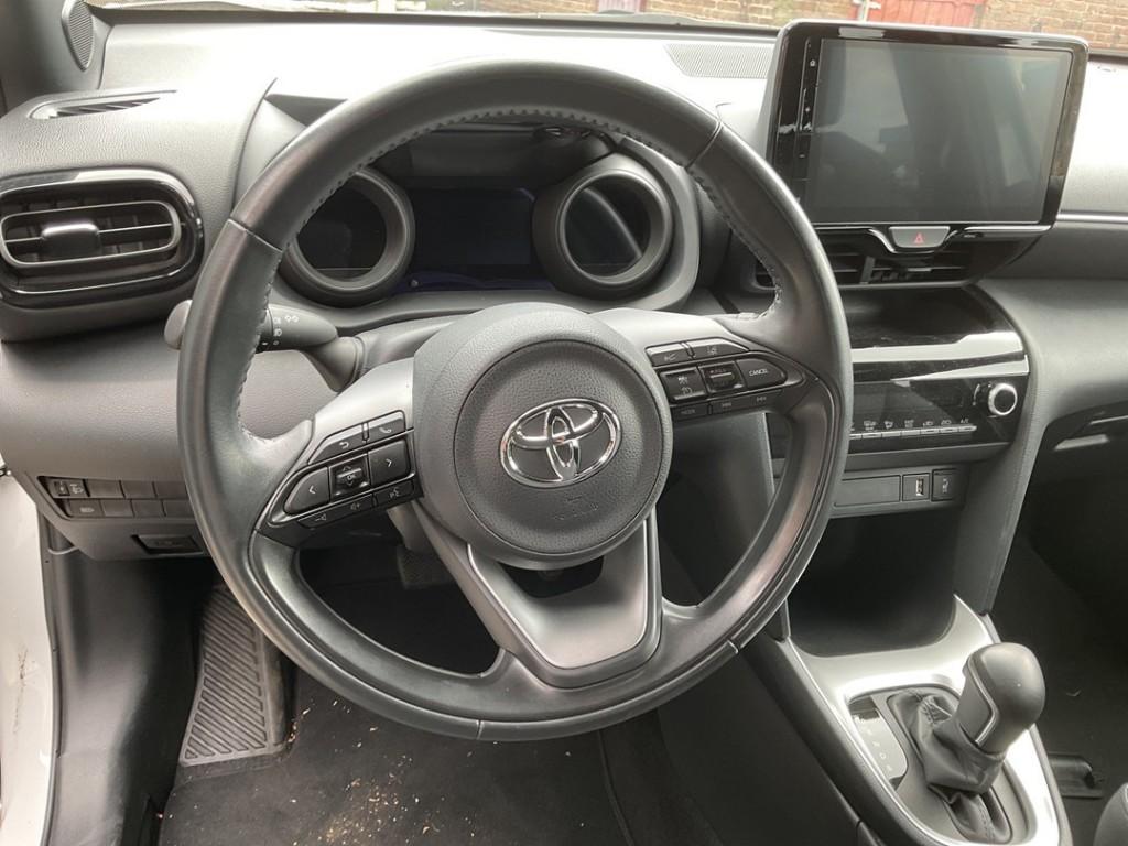VOLANT DIRECTION Toyota Yaris Cross (PB1 / PJ1) (01-2020/-), Kundenbetreuung@toyota.de, Toyota, Utilisé, Toyota-Allee 2
50858  Köln, DE