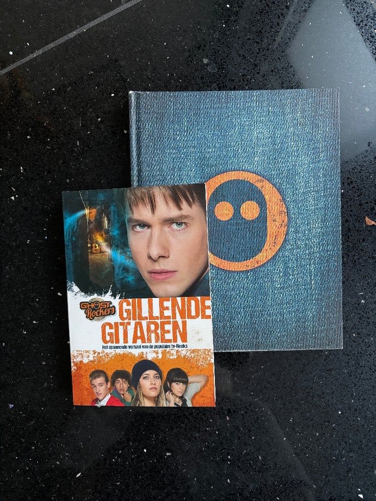 Ghost Rockers, fanboek & Gillende Gitaren,, Ophalen, Zo goed als nieuw