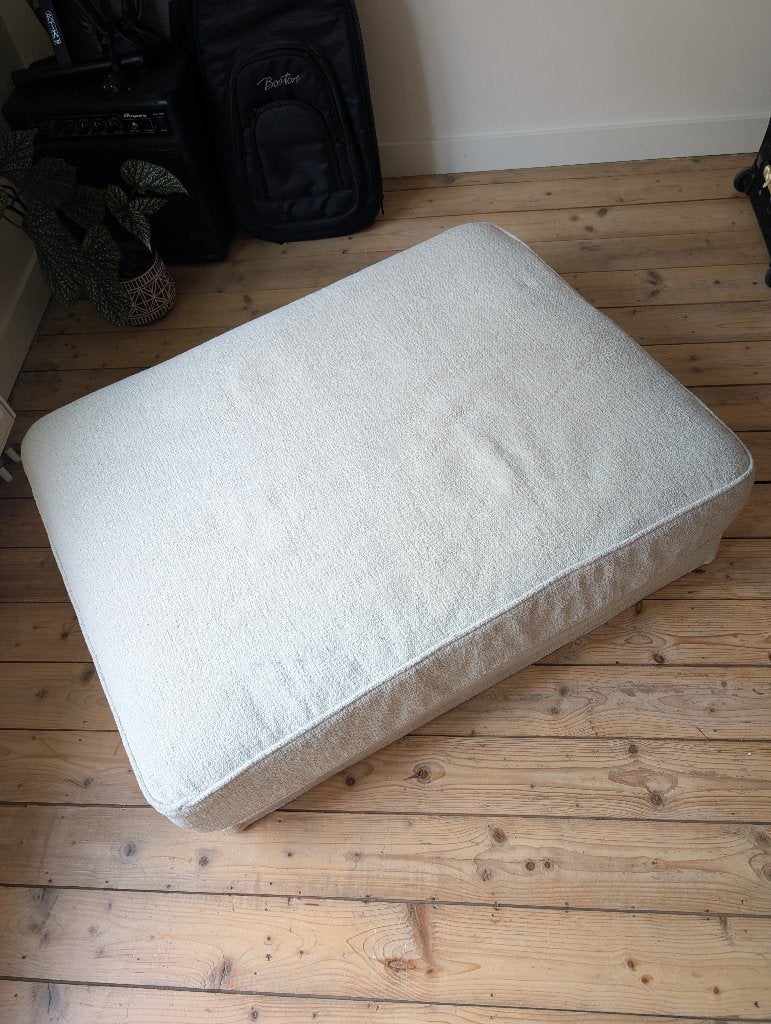 Poef met afwasbare hoes, bouclé, Huis en Inrichting, Ophalen, 75 tot 100 cm, Zo goed als nieuw, 75 tot 100 cm