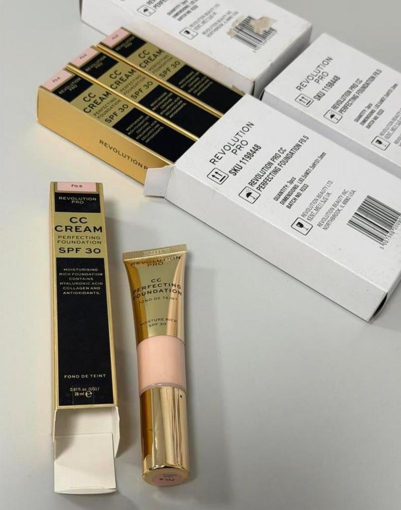 Fond teint perfecteur 10X Makeup Revolution Pro CC Spf30 F5, Neuf, Maquillage, Enlèvement ou Envoi, Beige