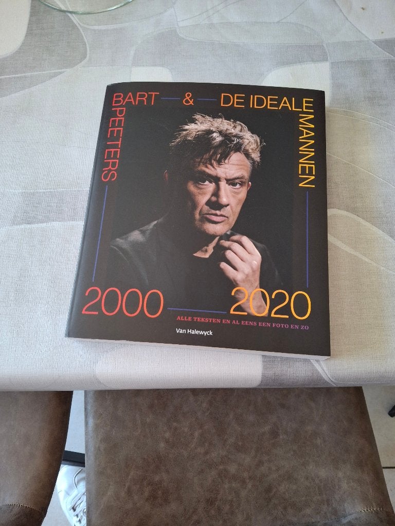 Bart Peeters en de ideale mannen - Boek is in neuwstaat!!, Ophalen of Verzenden, Nieuw, Media