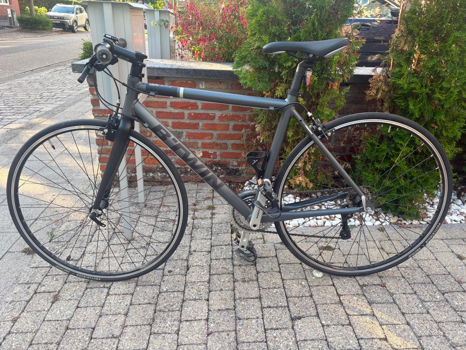 B-twin fit 500, Fietsen en Brommers, 26 inch, Aluminium, Zo goed als nieuw, 15 tot 20 versnellingen