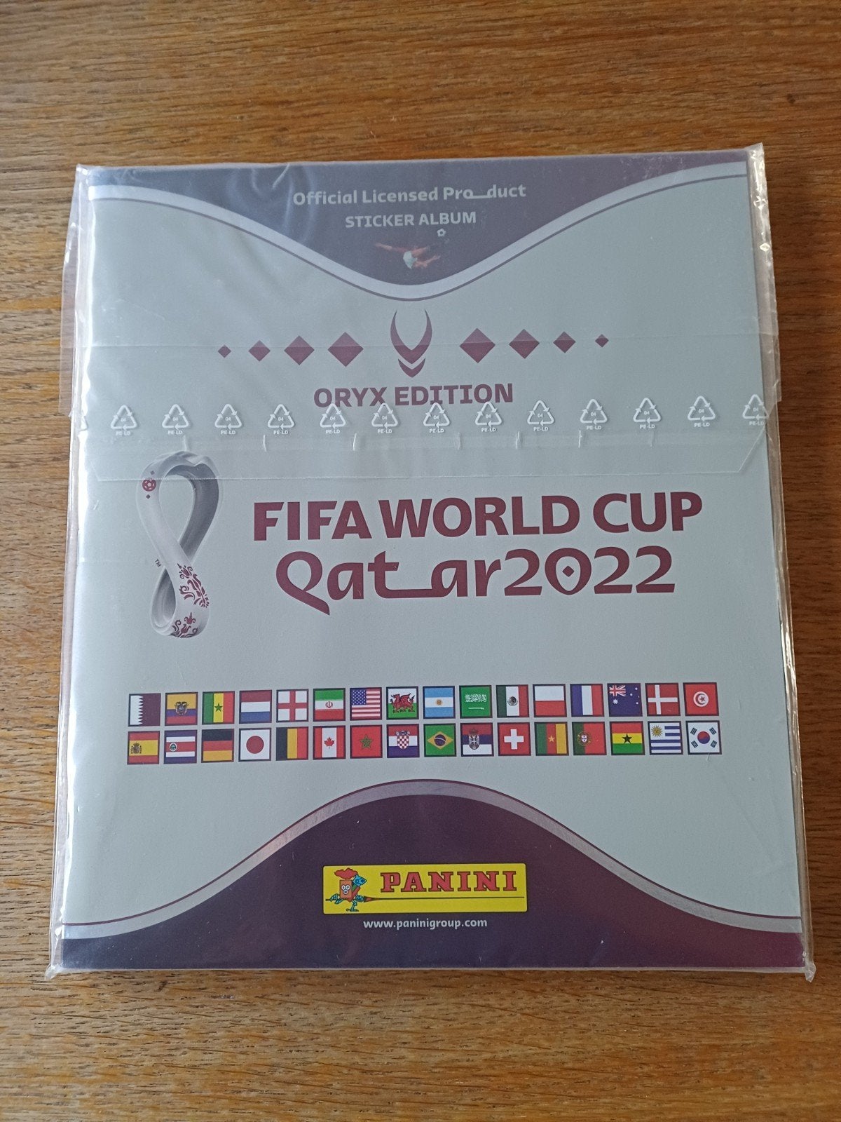 Panini 2 gloednieuwe lege albums Qatar 2022  Oryx (Swiss), Verzamelen, Ophalen of Verzenden