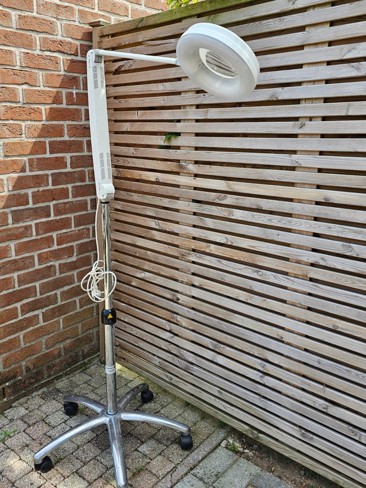 Gharieni Loupelamp met statief, Hobby en Vrije tijd, Vergrootglazen, Loepen en Loeplampen, Ophalen