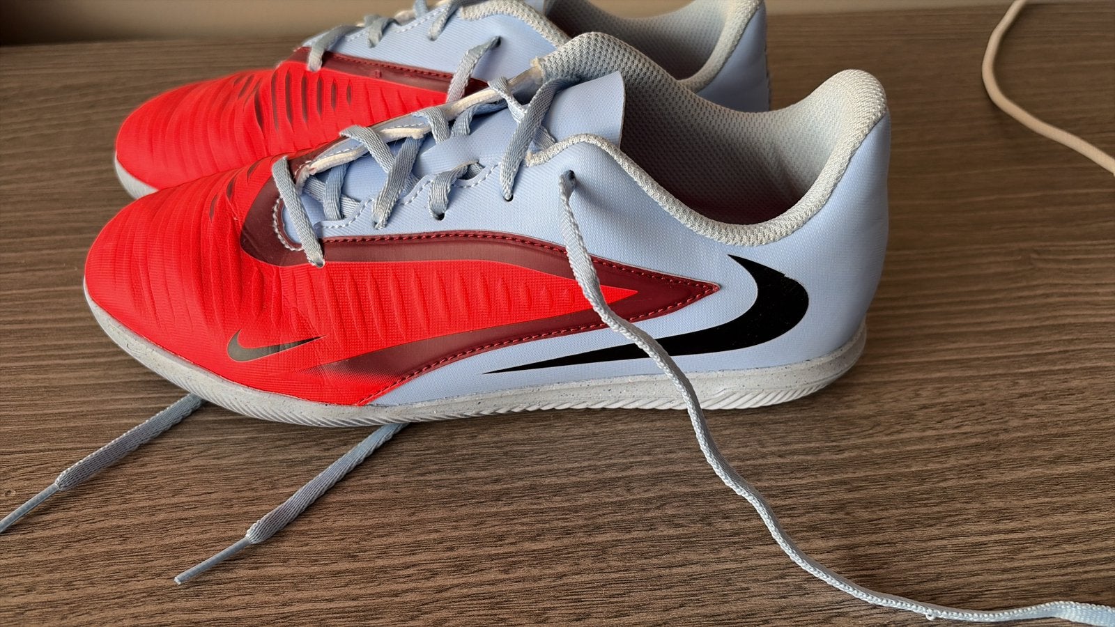 Indoor voetbalschoenen, Sports & Fitness, Enlèvement, Comme neuf