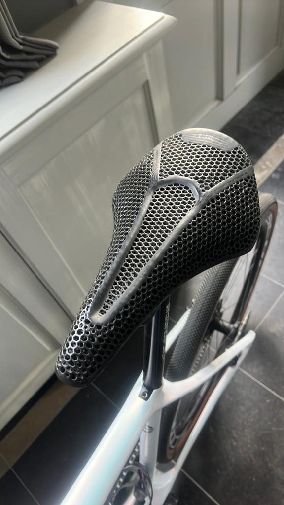 Fizik adaptive 3d carbon zadel (150mm), Ophalen, Zo goed als nieuw, Zadel, Carbon