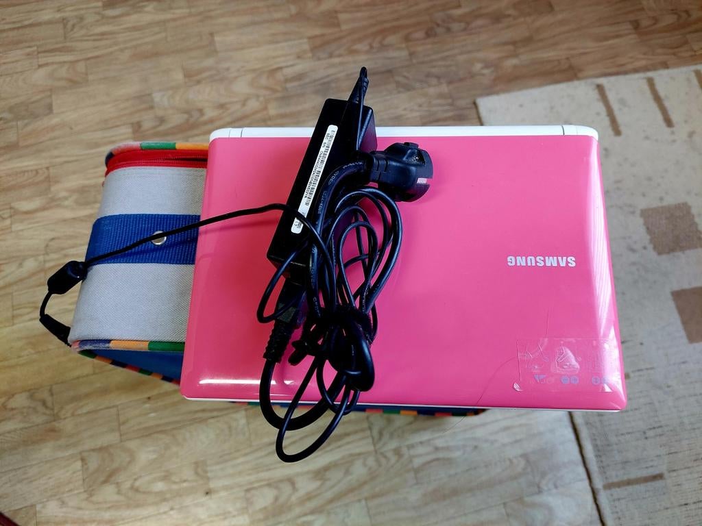 Mini laptop Samsung13 win10 in zeer goed staat werkt perfect, Computers en Software, Windows Laptops, Ophalen