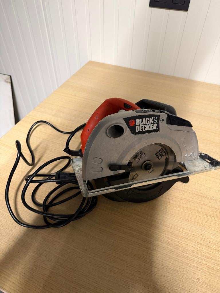 Black & Decker KS65K 1400W cirkelzaag met originele koffer, Bricolage & Construction, Outillage | Scies mécaniques, Comme neuf