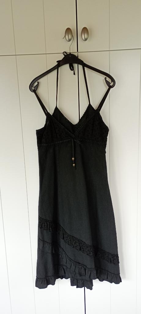 Robe d'été bohème en lin noir avec détails en dentelle M, Enlèvement ou Envoi, Porté, Taille 38/40 (M), Noir