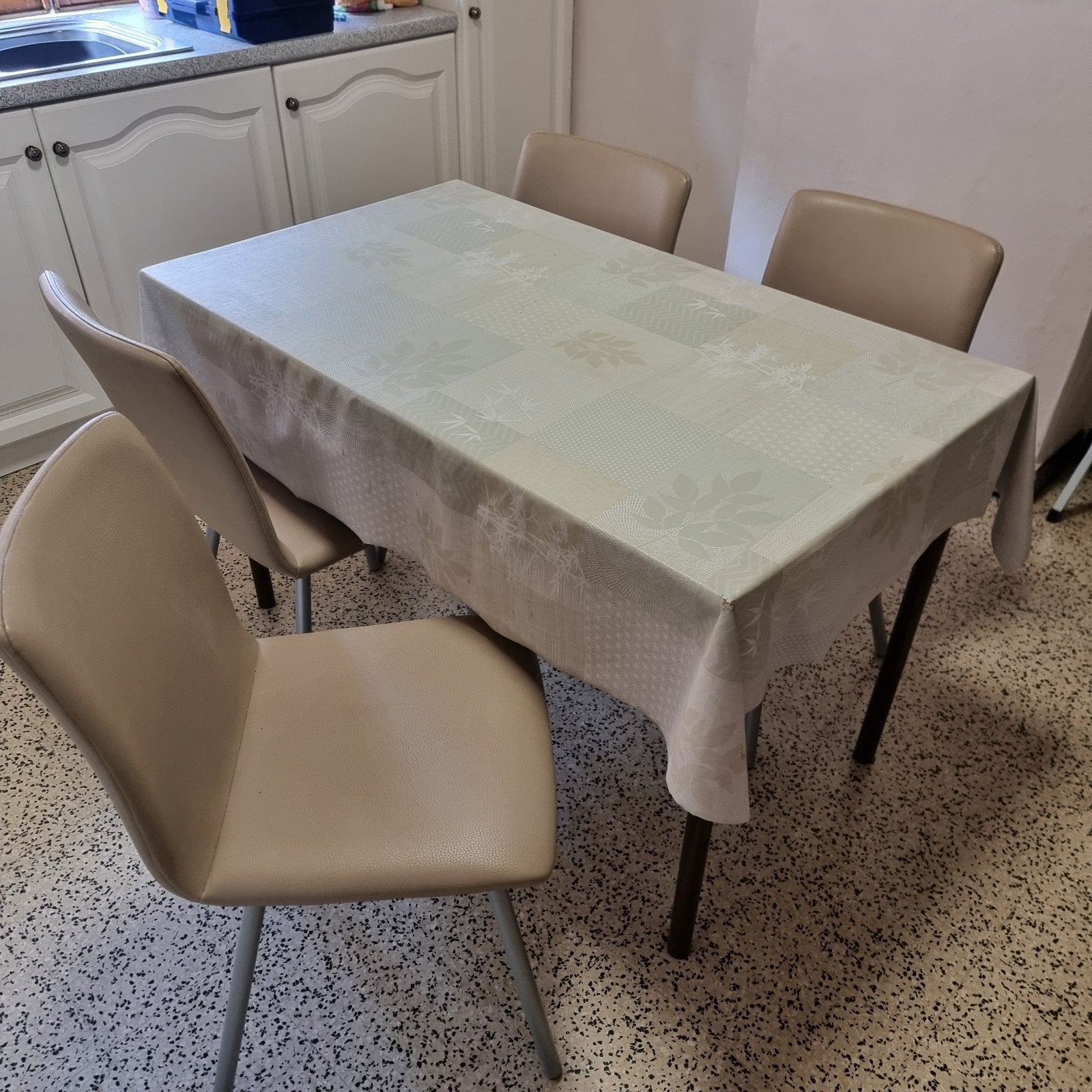 keukentafel met 4 stoelen, Ophalen