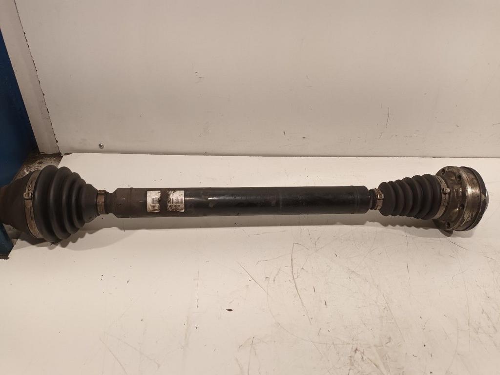 Aandrijfas links voor Volkswagen Touran, Auto-onderdelen, Onderdelen@venauto.nl, Van der Ven Autorecycling B.V., Gebruikt, Ettenseweg 76, 4706 PB Roosendaal, The Netherlands