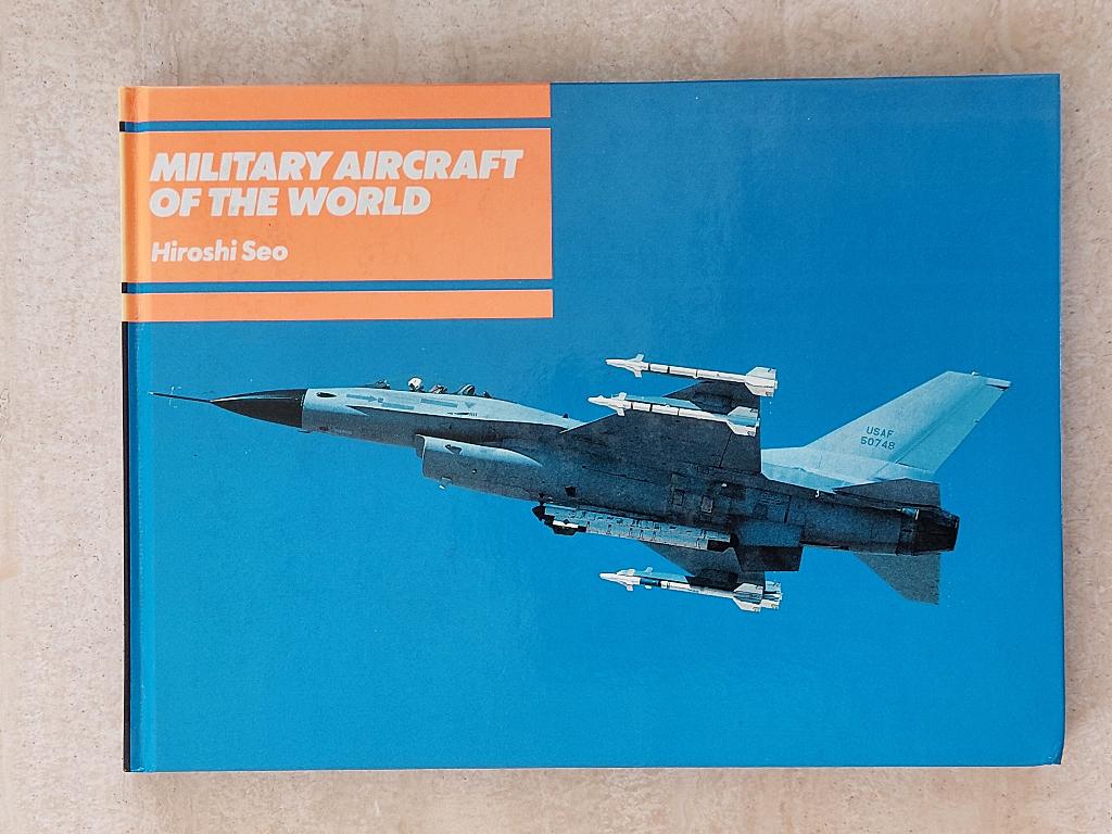 Military Aircraft of the World - Hiroshi Seo, Verzamelen, Luchtvaart en Vliegtuigspotten, Ophalen, Zo goed als nieuw, Boek of Tijdschrift