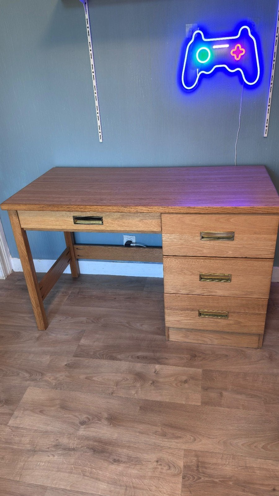 Bureau en bois avec tiroirs et plateau de clavier rétractabl, Maison & Meubles, Enlèvement