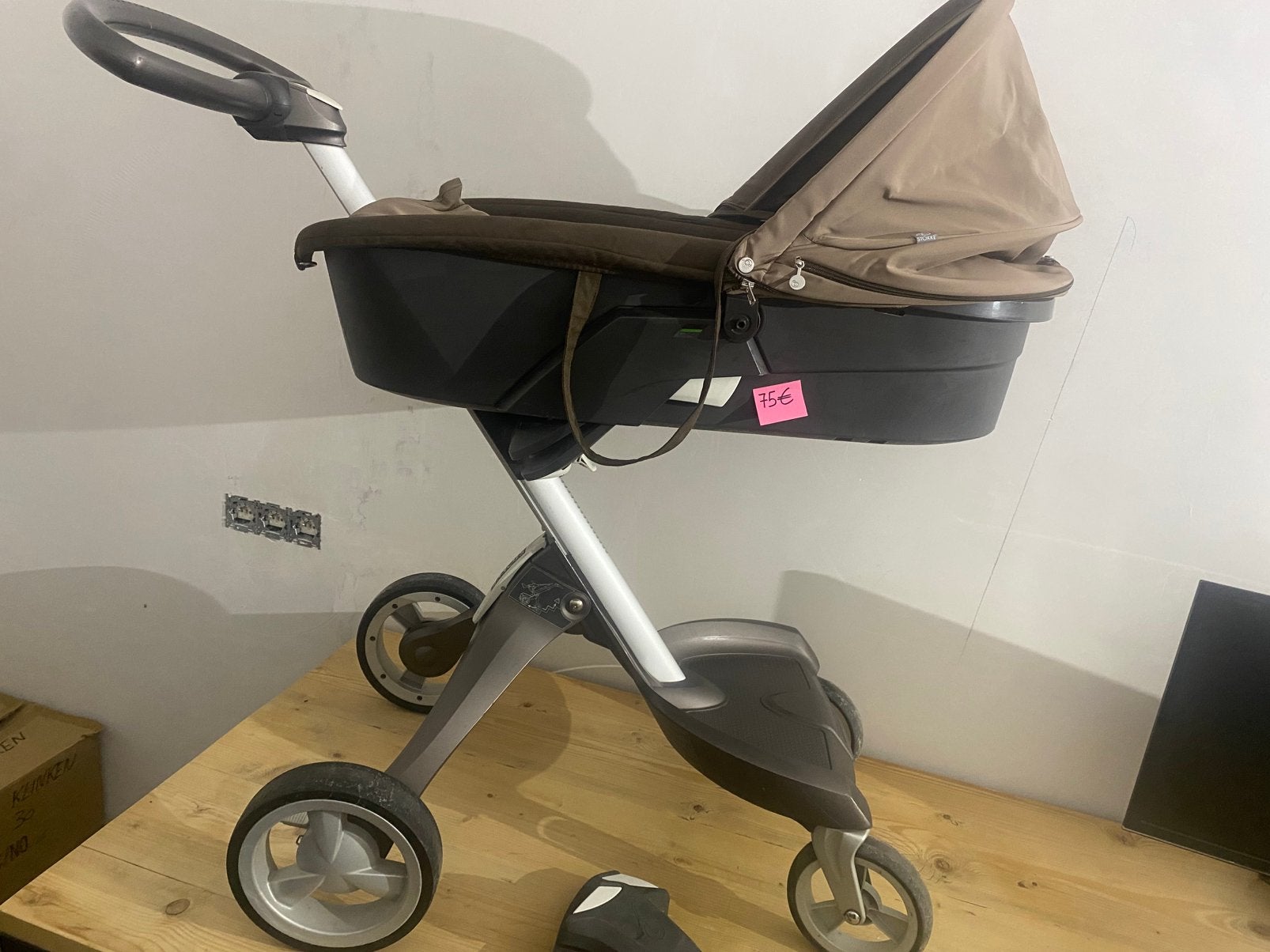 Stokke wagen met draagmand, Ophalen, Zo goed als nieuw