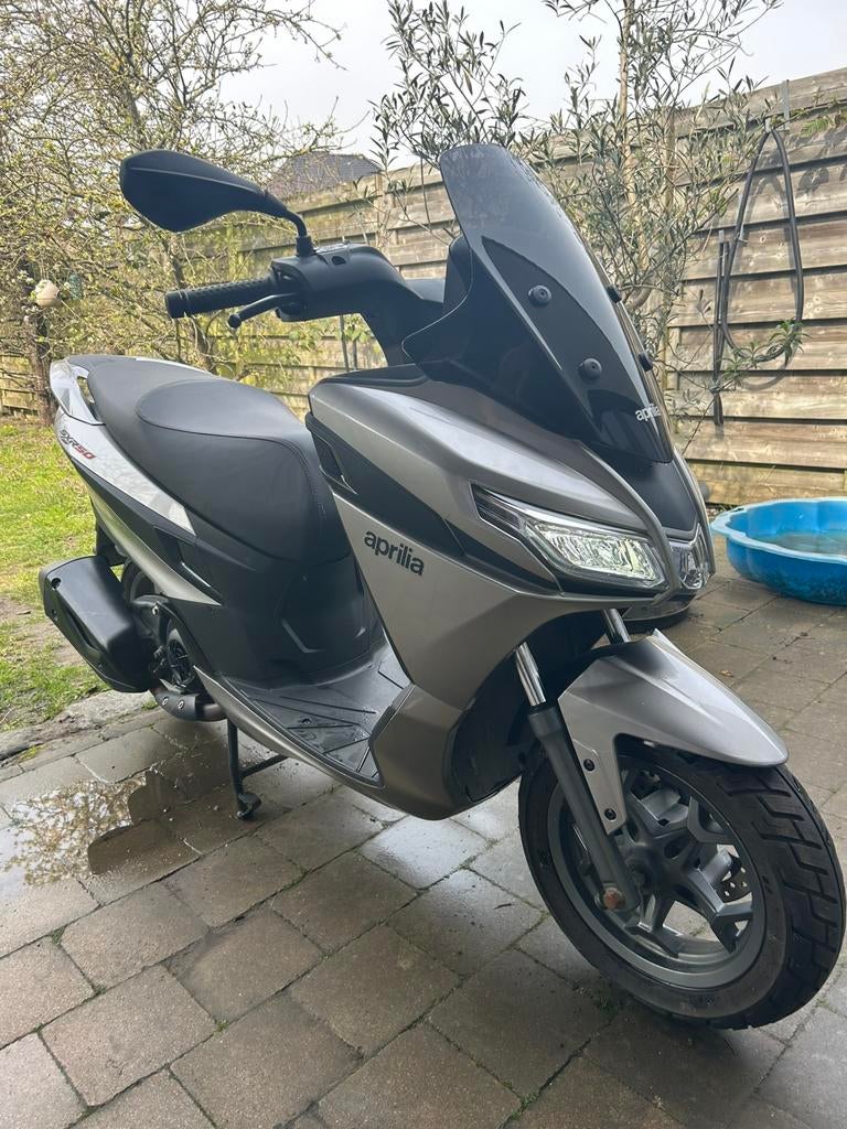 Aprilia sxr50, Fietsen en Brommers, Ophalen, Overige modellen, Benzine, 50 cc