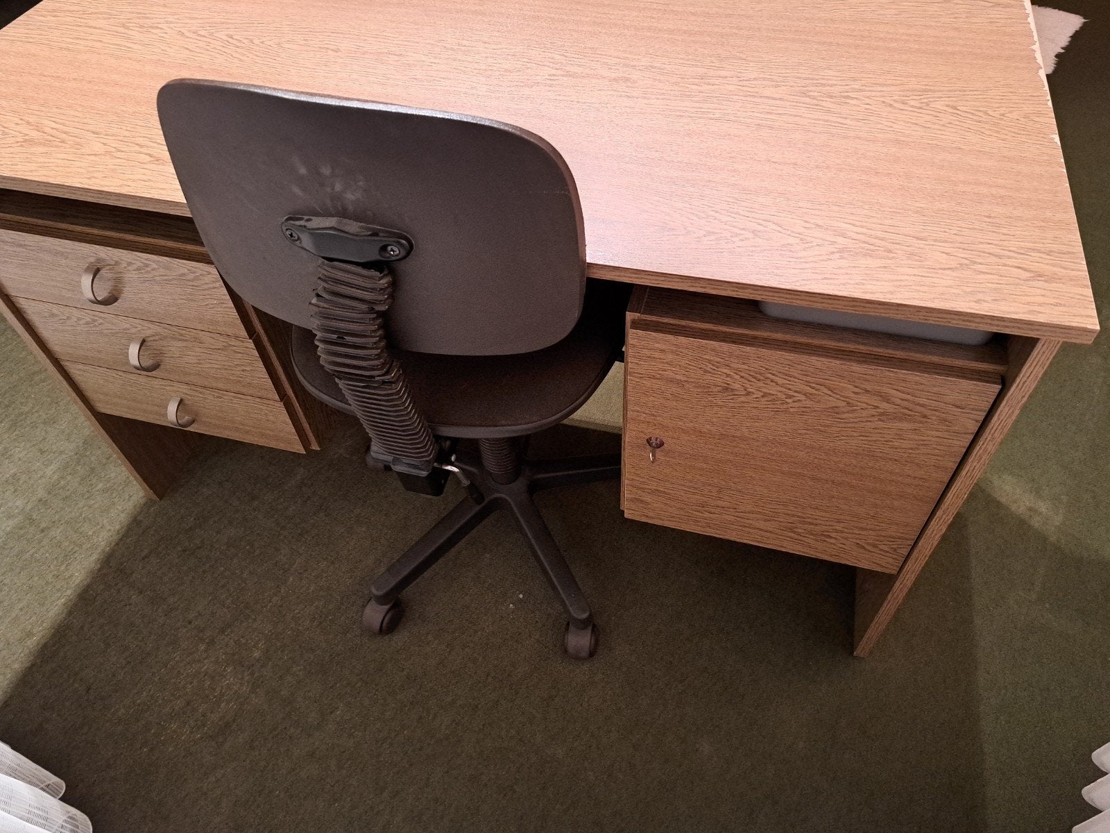 Bureau + chaise décents, Maison & Meubles, Bureau d'ordinateur, Classique, 128 cm, Enlèvement