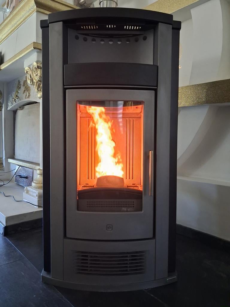 Piazzetta 12kw pelletkachel met kanalisatie +GRATIS LEVERING, Huis en Inrichting, Kachels, Ophalen, Pelletkachel