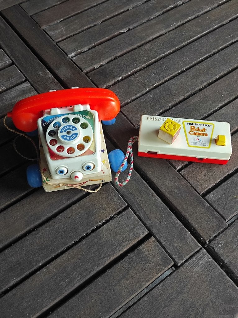 fisher price telefoon 1961 en pocket camera 1974 vintage, Kinderen en Baby's, Speelgoed | Fisher-Price, Ophalen, Gebruikt, Duw- of Trekspeelgoed