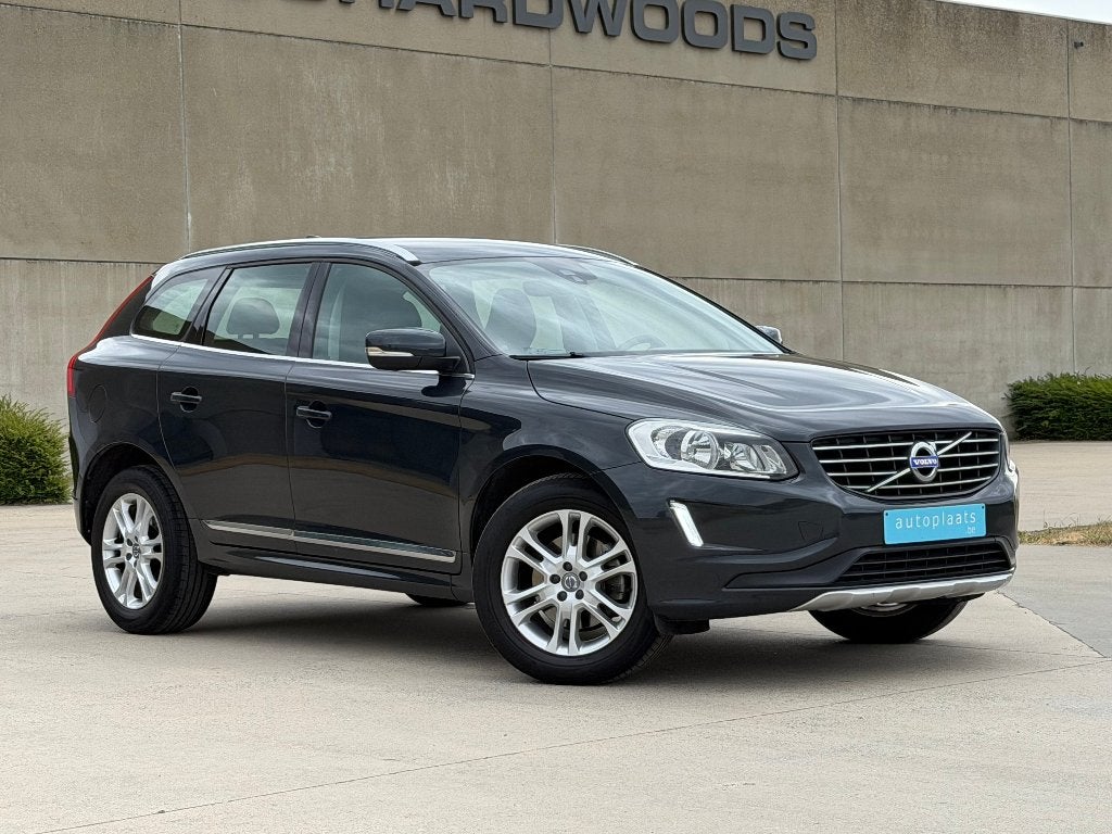VOLVO XC60 2015 144000km Navi Parkeersensor Eerste eigenaar, Auto's, Volvo, 1969 cc, Leder, Bedrijf, 5 deurs