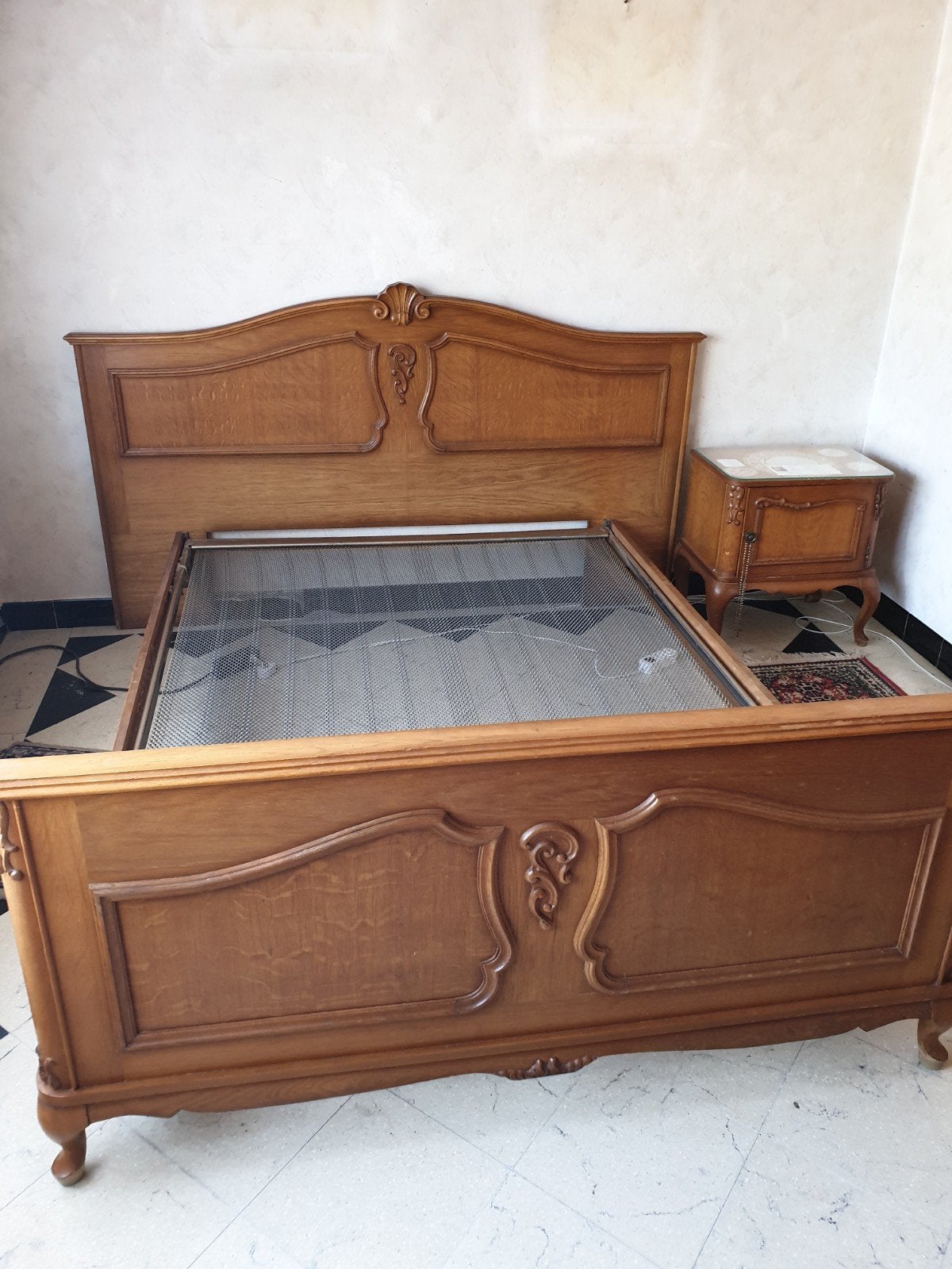 Lit vintage en chêne avec 2 tables de chevet, Enlèvement