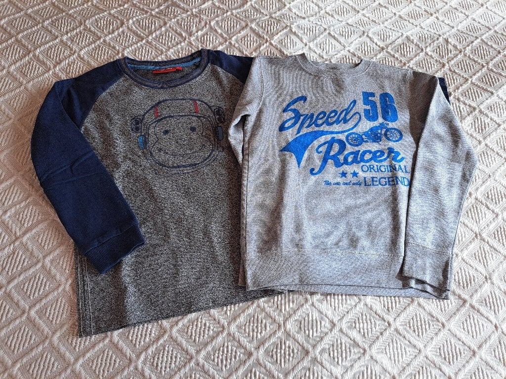 2 truien, grijs en blauw, maat 122/128, Kinderen en Baby's, Gebruikt, Trui of Vest, Ophalen of Verzenden, Someone