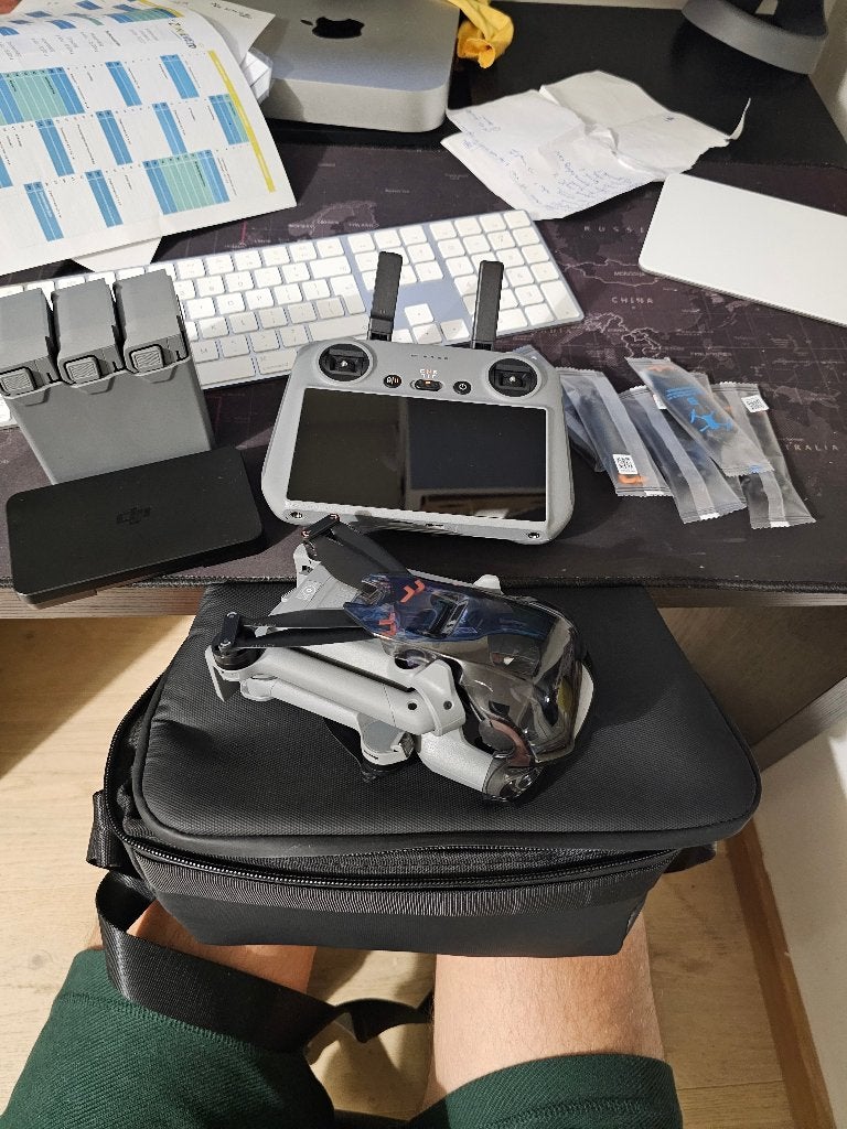 DJI Mini 5 Pro - Combo Fly More, Moins de 250 g, Qualité supérieure, Comme neuf, Drone professionnel
