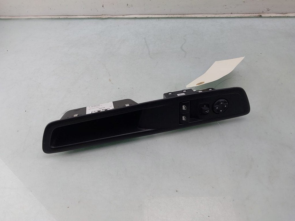 COMMUTATEUR VITRES ELECTRIQUES Opel Vivaro (01-2019/04-2025), Opel, Opel Automobile GmbH, Utilisé, Kontakt-opel@opel.com
