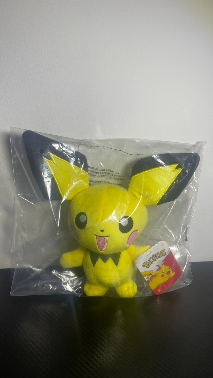 Peluche Pokémon Pichu (12 L x 8 L x 20 H), Neuf, Avec étiquette, Jaune, Autres marques