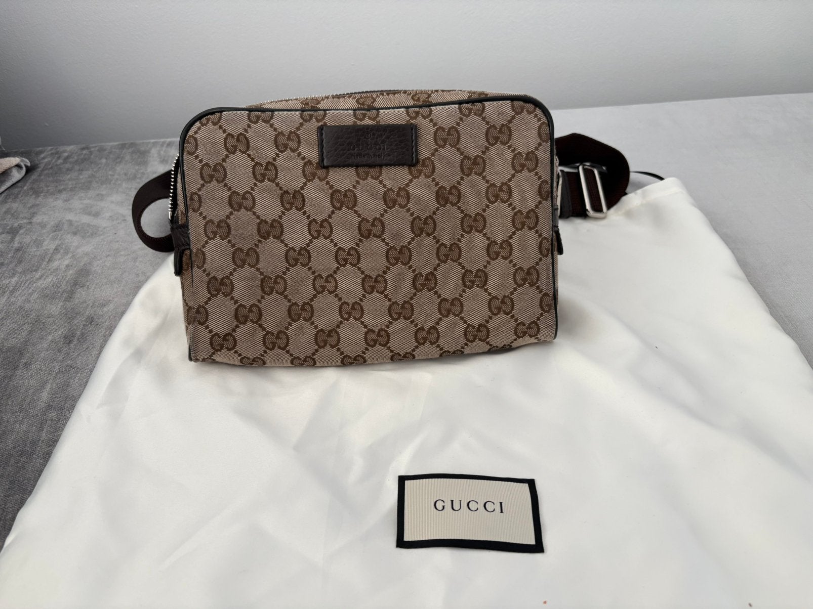 Banane gucci, Enlèvement ou Envoi, Comme neuf