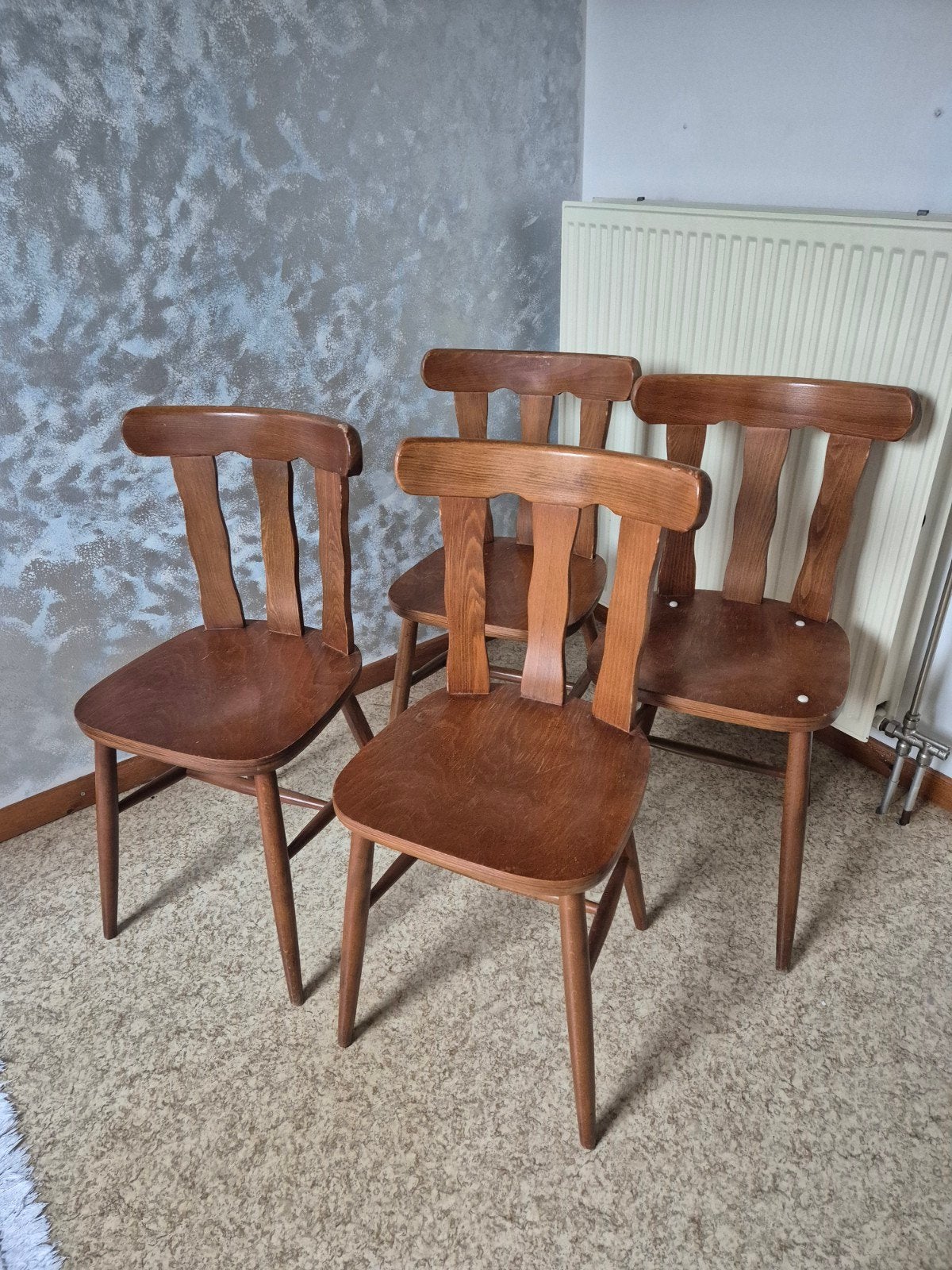 Mooie set van vier houten stoelen, Ophalen, Bruin, Hout, Vier